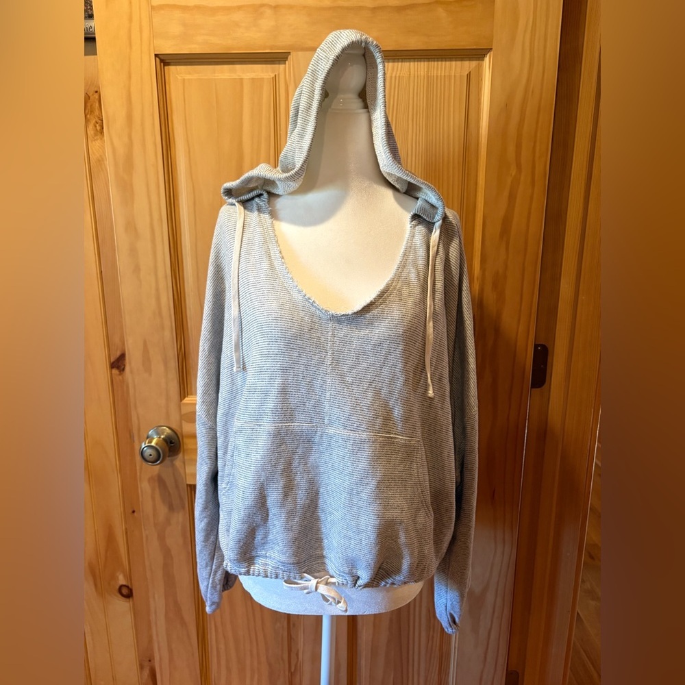 O'Neill French Terry kangaroo pocket pullover hoodie womenโs M grey white